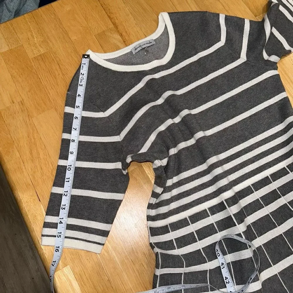 Danny and Nicole Womens‎ L Gray & White Striped Modern Fit n Flare Sweater Dress
